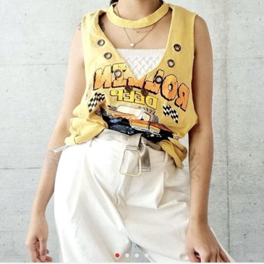 Stunning tshirt. Crop on the side