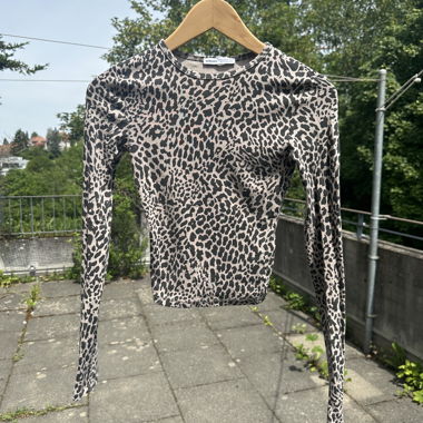 Bershka leopard long-sleeve crop top