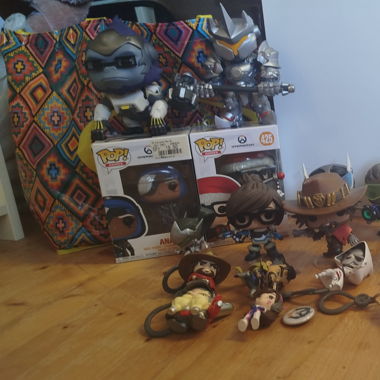 Tutte le figure Overwatch nelle foto