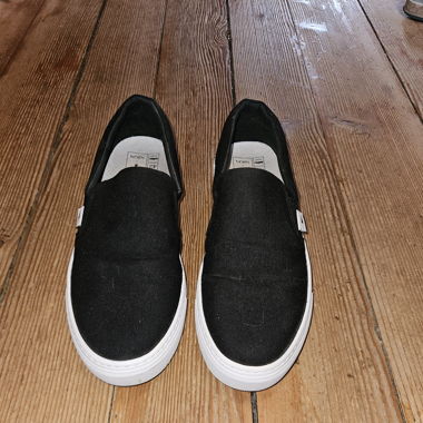 NIKIN SlipOn Schwarz