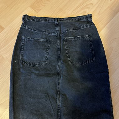 Midlength Rock in Schwarz von H&M