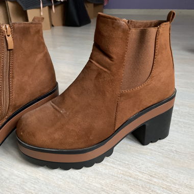 Brown plateau boots