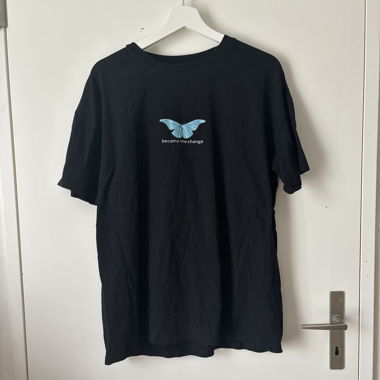 black shirt print 