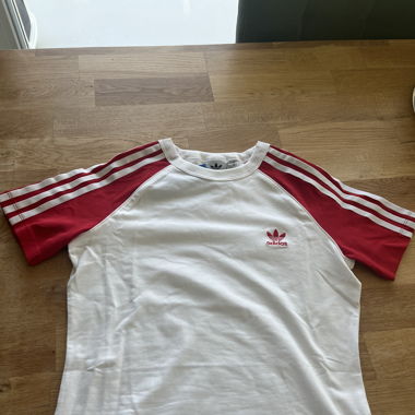 Adidas Crop top 