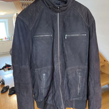Braune Lederjacke gefüttert