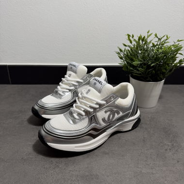 Chanel Runner