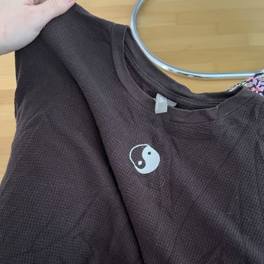 yin yang crop top