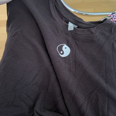 yin yang crop top
