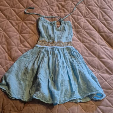 2 dresses for a girl (1 year)