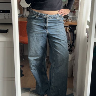 Low-rise jeans