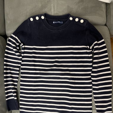 Dark blue striped pullover