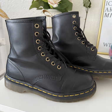 Dr. Martens Schnürstiefelette '1460' in Schwarz