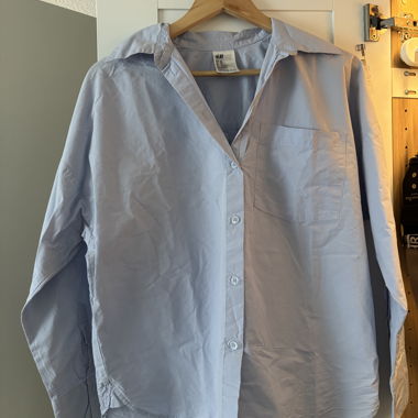 2 Chemises H&M bleu oversize 