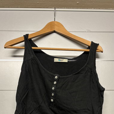 Schwarzes Top
