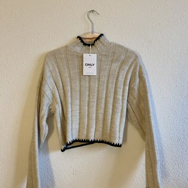 Pull à col roulé tricoté 