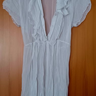 Robe chemisier blanche transparente à volants