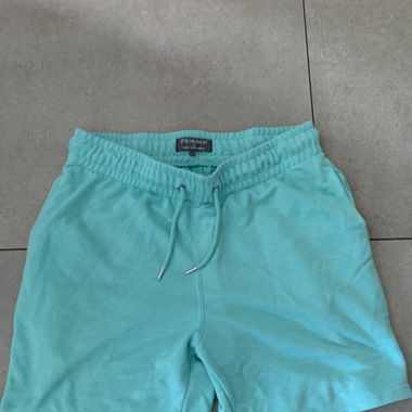 Short turquoise et blanc 