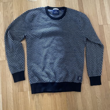 Maglione in maglia con motivo a pois