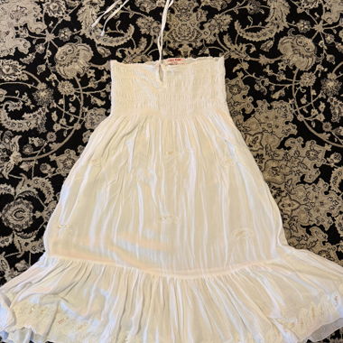 Abito lungo bianco senza spalline