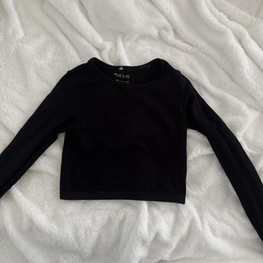 Schwarzes Crop Top