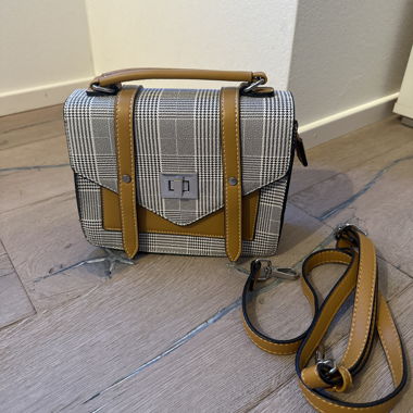 Petit sac à main jaune moutarde 