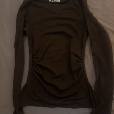Drei Langarmshirts