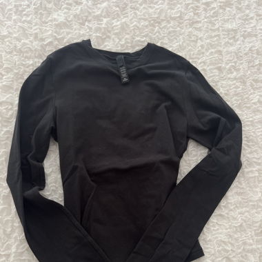 Skims Top
