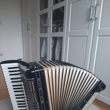 Hohner Morino VI N Akkordeon 185 Bässe