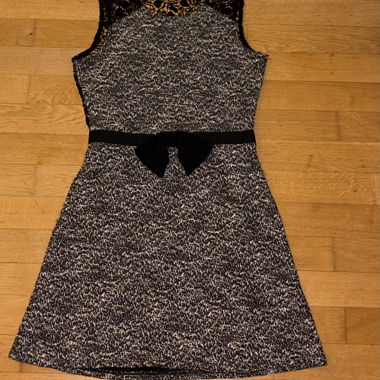 NAF NAF Spitzenkleid