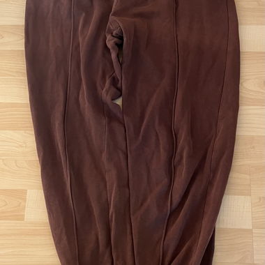 Pantalone da tuta basic e T-shirt grafica