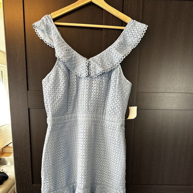 Schönes Kleid für Frühling und Sommer