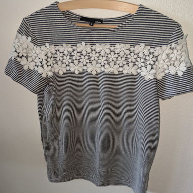 Spitzen-Ringel-T-Shirt