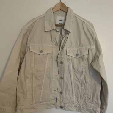 Beige oversized denim jacket from Mango