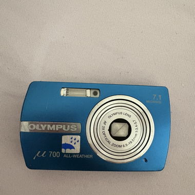 Olympus µ700 All-Weather Kamera 7.1 Megapixel