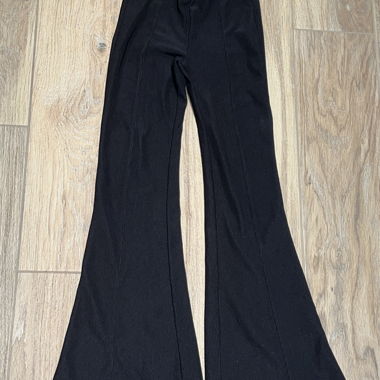 Bershka schwarze Schlaghose