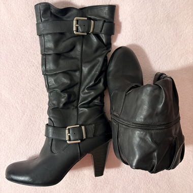 Heeled boots