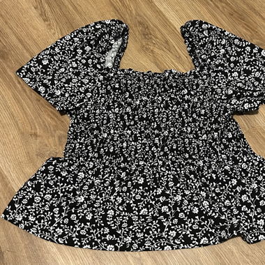 black anf white floral blouse