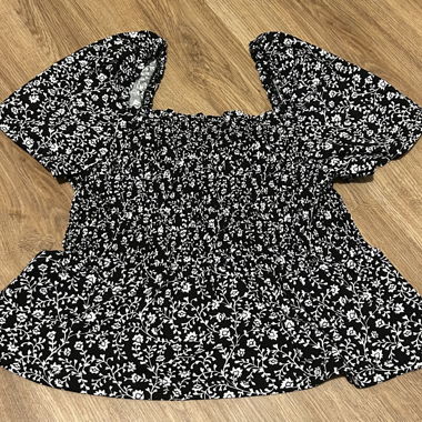 black anf white floral blouse