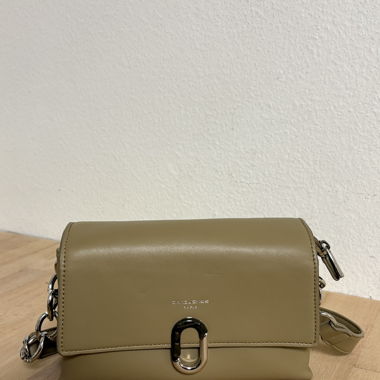 Handtasche mit Druckknopf 