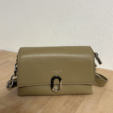 Sac à main avec bouton-pression 