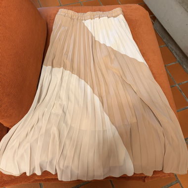 Jupe plissée beige