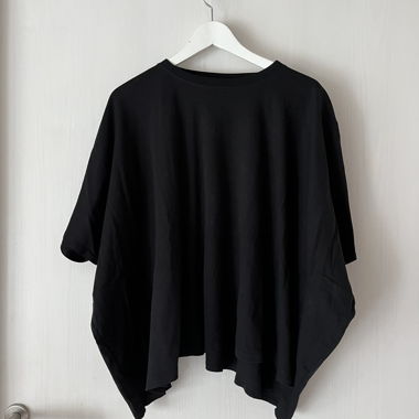 T-shirt nera