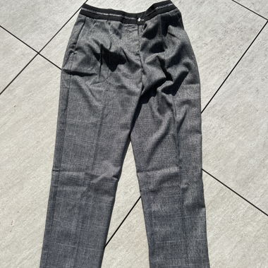 Graue Karohose