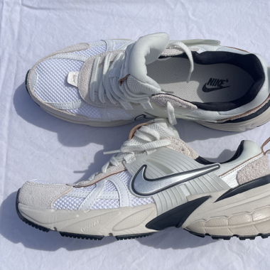 NIKE V2K RUN