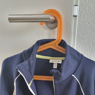 Jaquette Lacoste jamais porté Neuf! Taille 160cm
