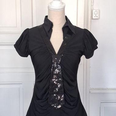 Blusa vintage y2k nera con paillettes e cravatta