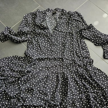 Kleid gepunktet
