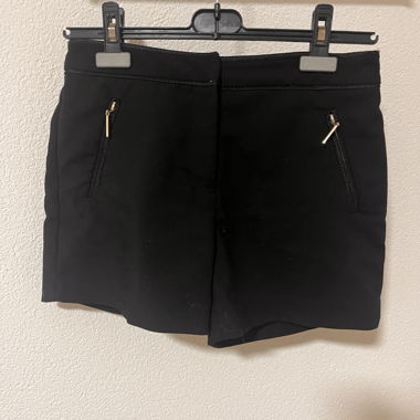 Schwarze Shorts