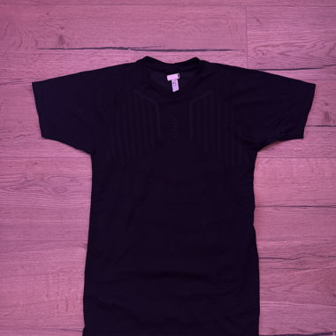T-shirt noir technique