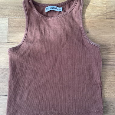 brown tanktop
